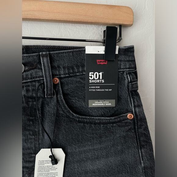 Levi’s 501 high rise jean shorts black 26 NWT - Picture 8 of 13